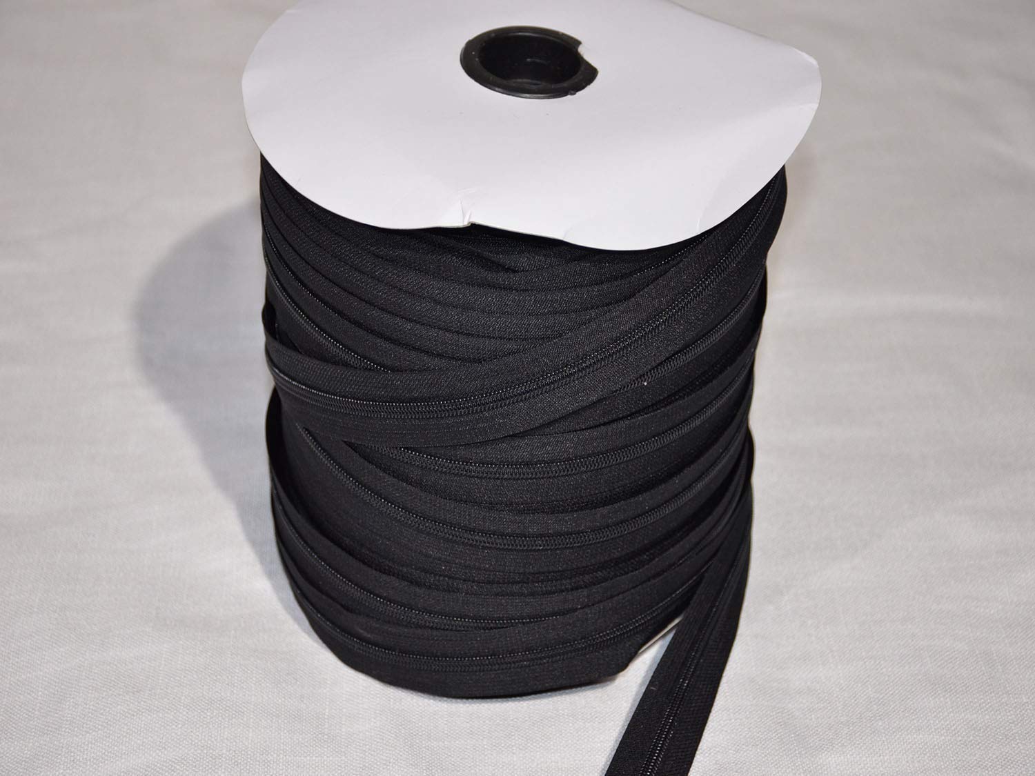 Zipper No.5 Black. 200 yards