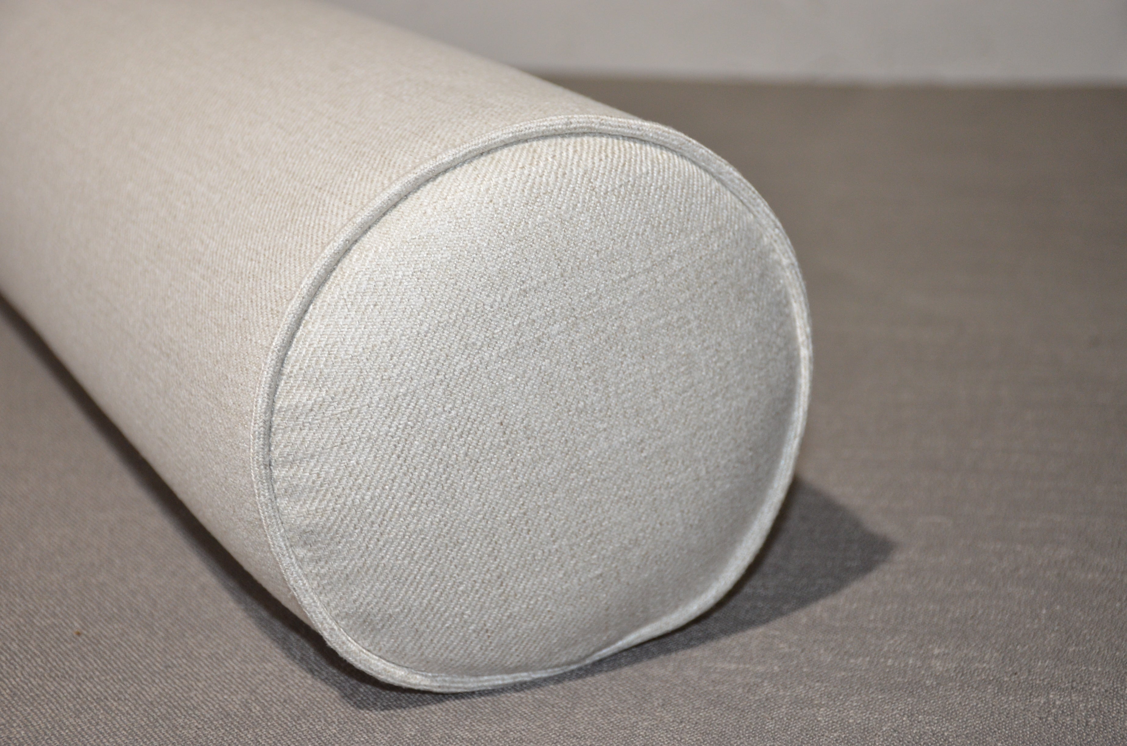 Round Bolster Pillow Cover. Linen-White.