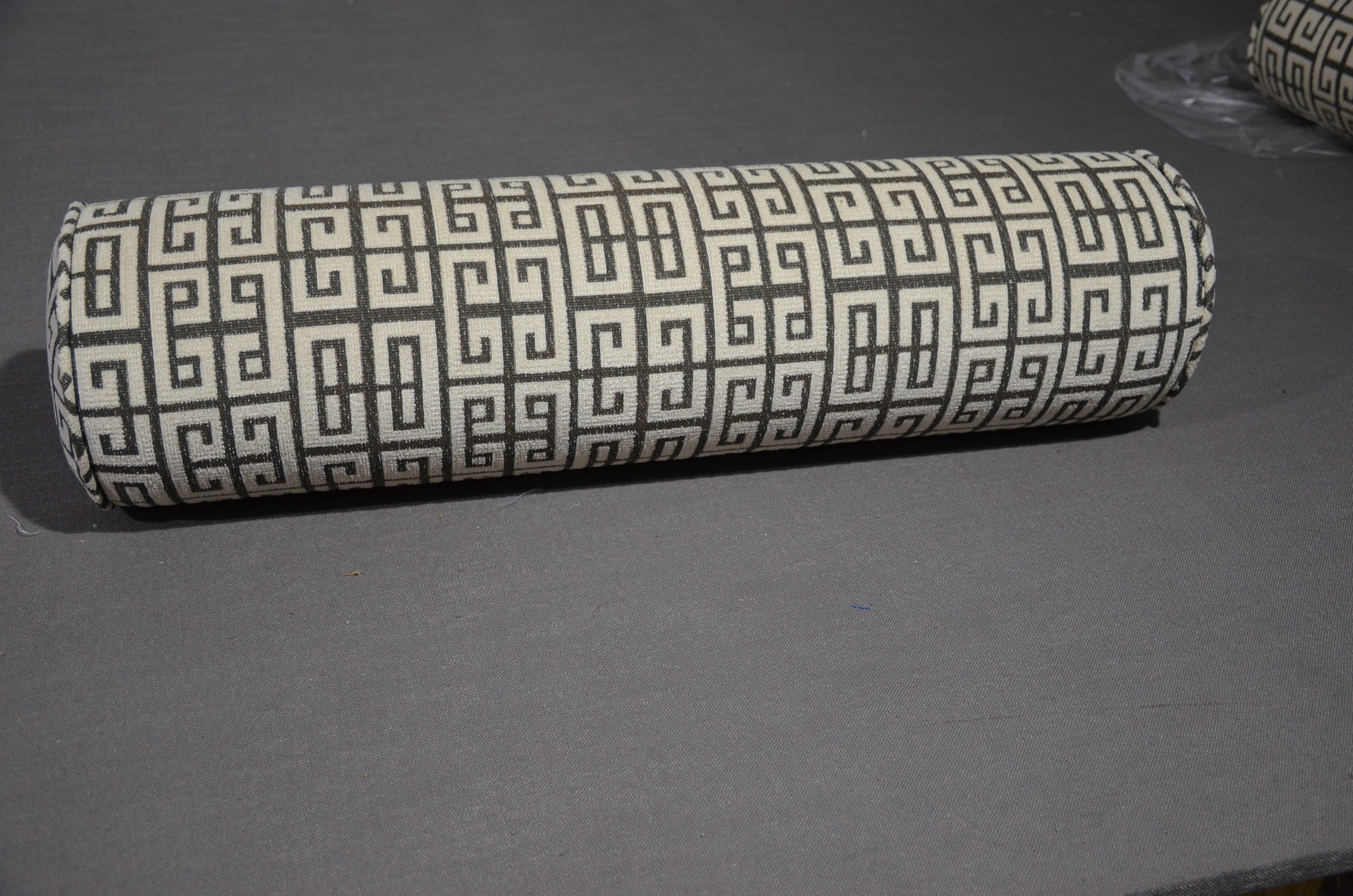 Round Bolster Pillow Cover. (Halfaudi-21915)